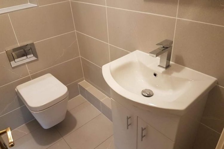 Cloakroom Ideas – The Benefits of An Extra Bathroom Space