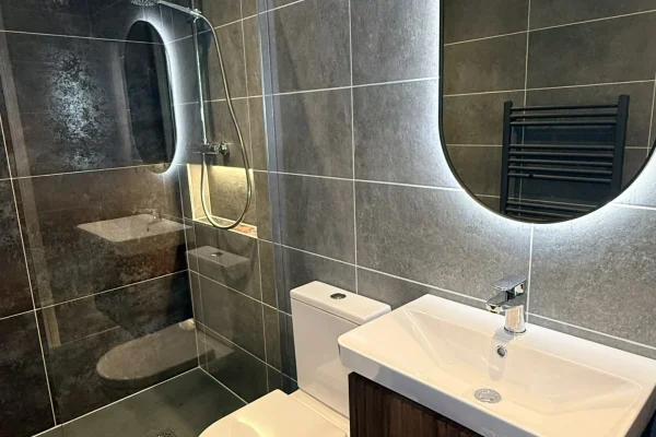 Main-Bathroom-1