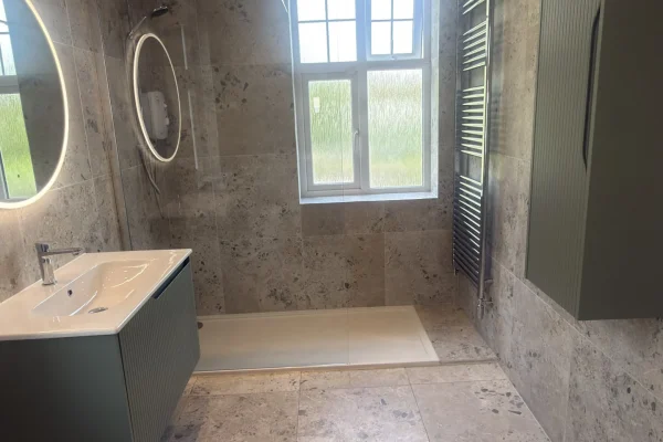 Main-Bathroom-2