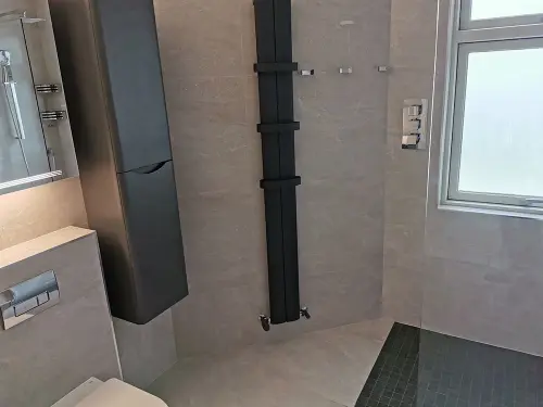 Large-Main-Bathroom-Image-5